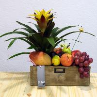 Caixa amb fruites exòtiques